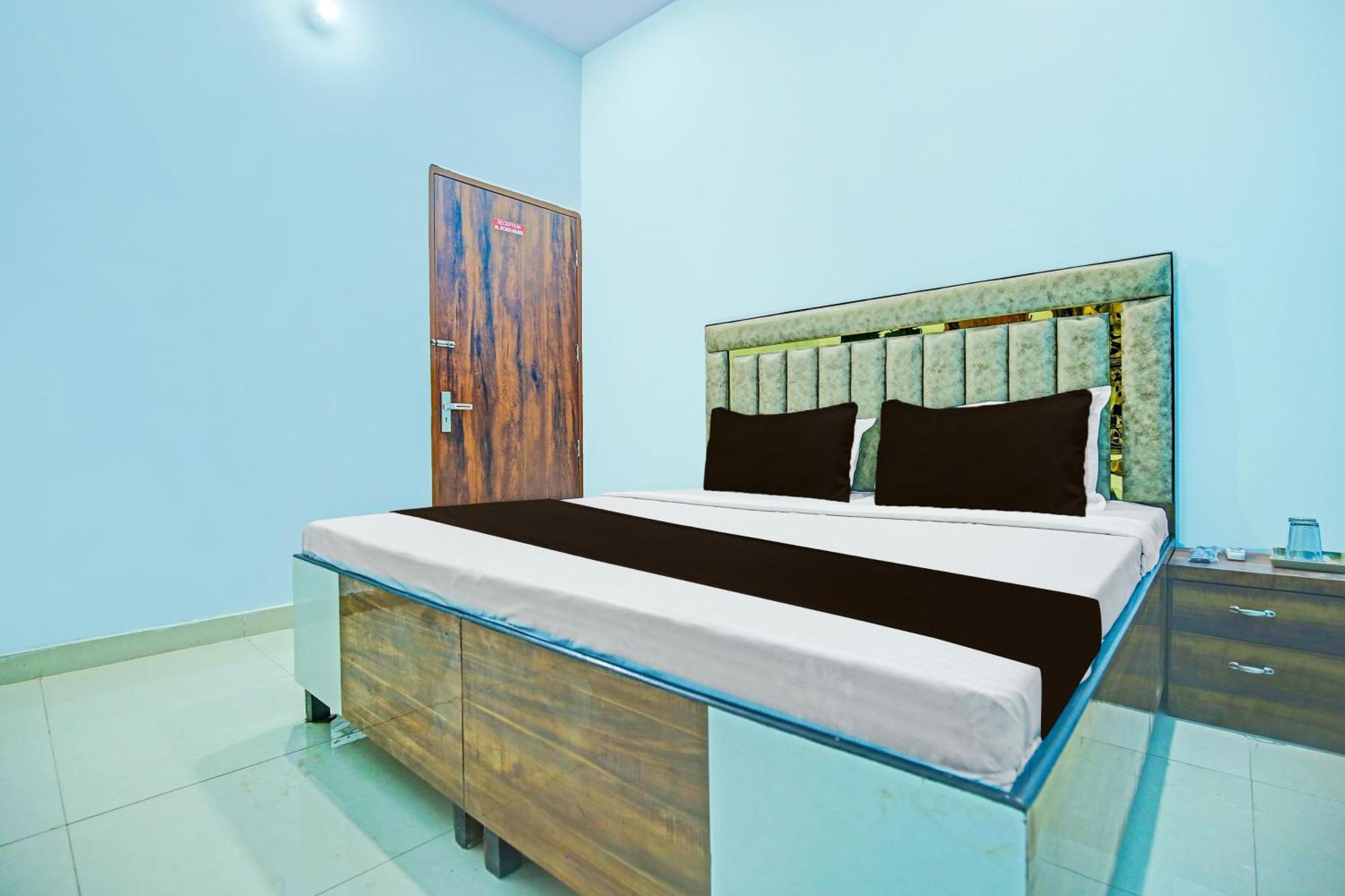 Super Hotel O Sirsa Hotel & Guest House Extérieur photo
